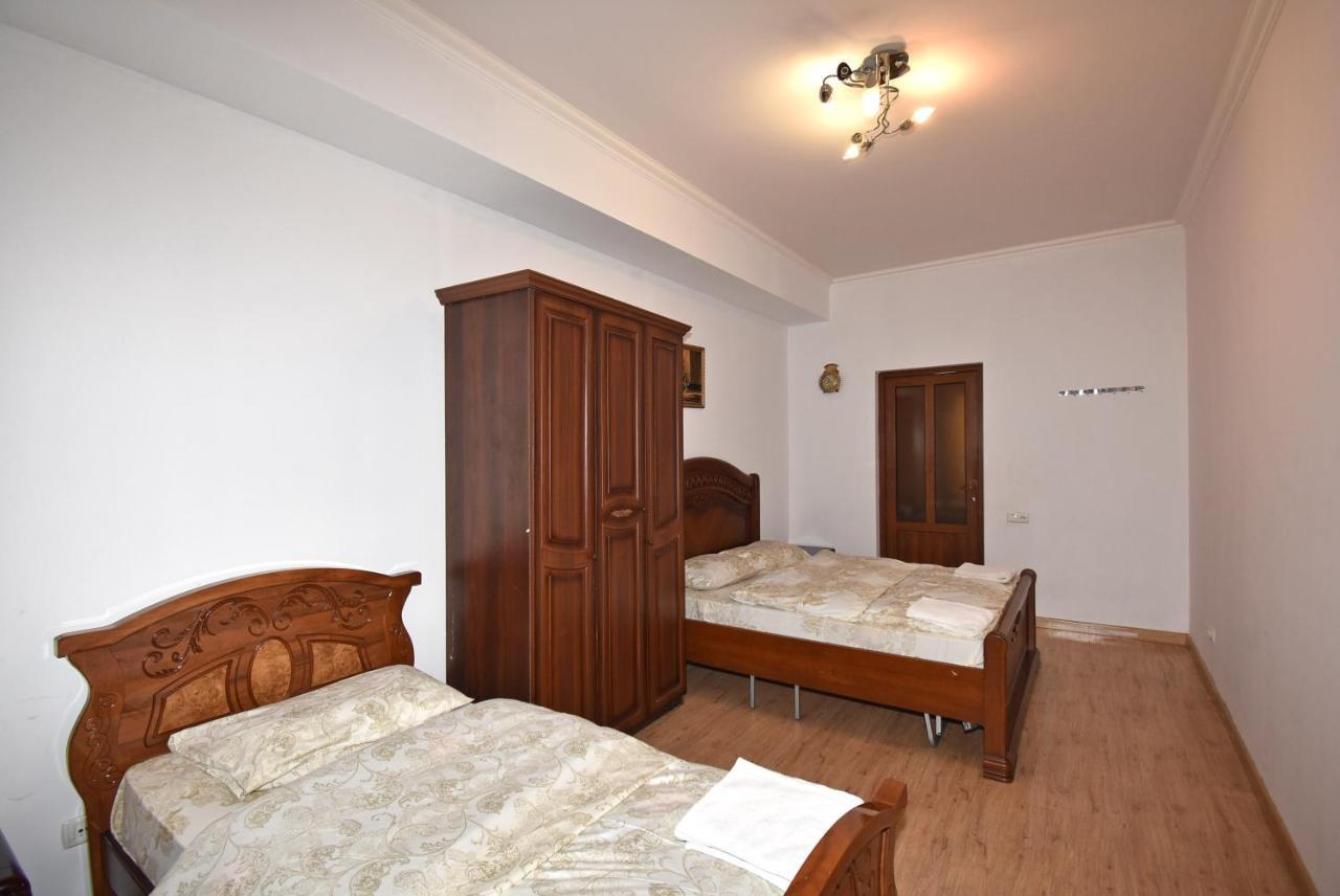 Armenak Apartment 5-Комнатная Yerevan Exterior photo